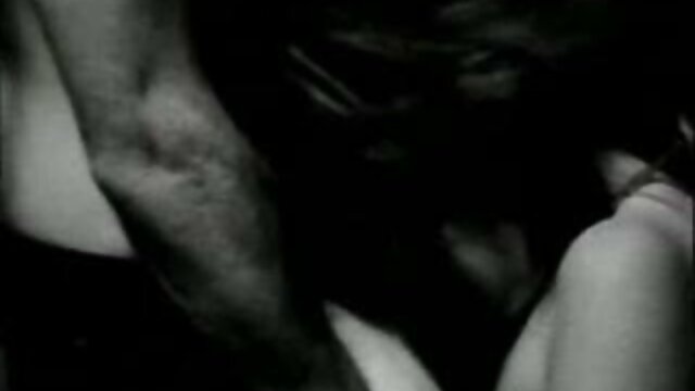 Pornografia sensual sem registo.  Insex-Fire vídeo pornô negra brasileira & Iron (transmissão ao vivo Desde 1 de Maio de 2002) RAW (411)